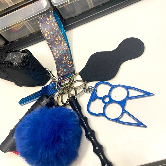 Wednesday Adams SD KeyChain - Picture 5 of 5